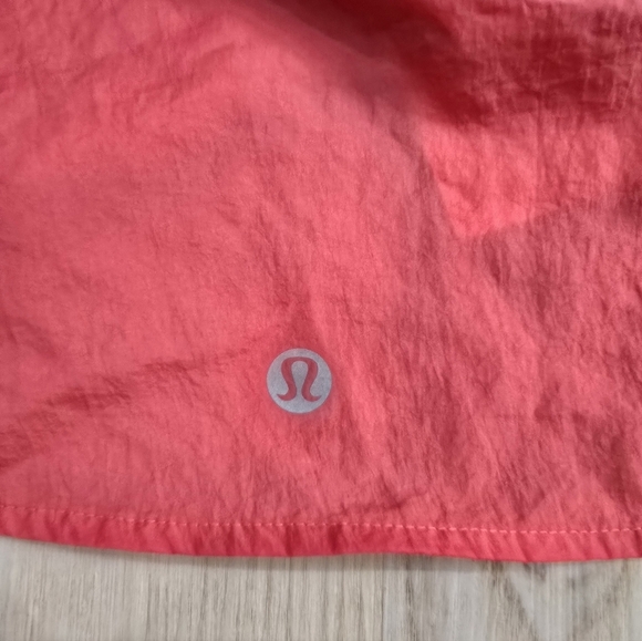 Lululemon Dolphin-Hem MR Run Short 3"" Desert Red Size L NWT - Picture 6 of 7